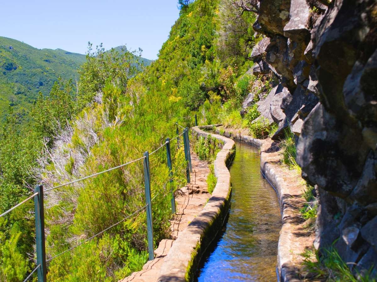 Wasserfall bei der Levada das 25 Fontes